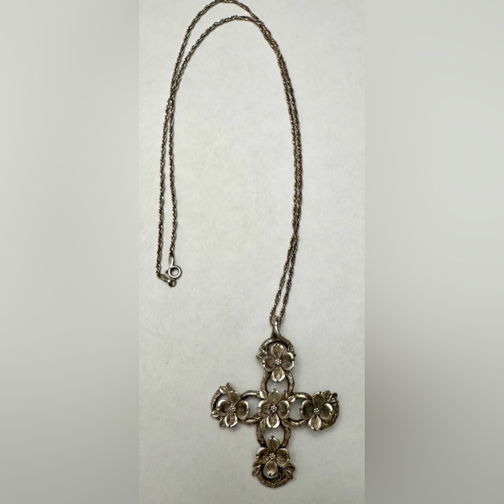 James Avery Retired 925 Sterling Silver Dogwood Cross Pendant